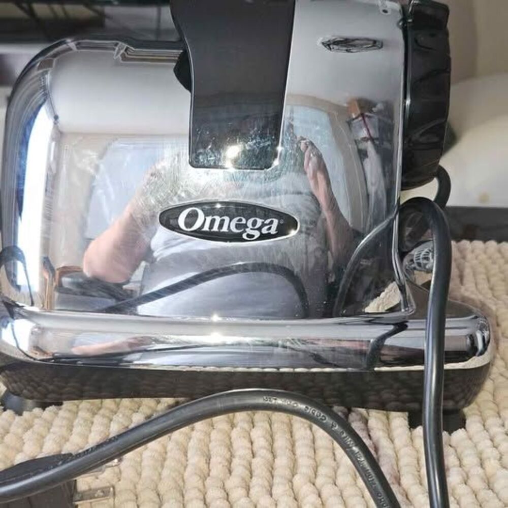 New Omega 8000 Series Masticating Juicer